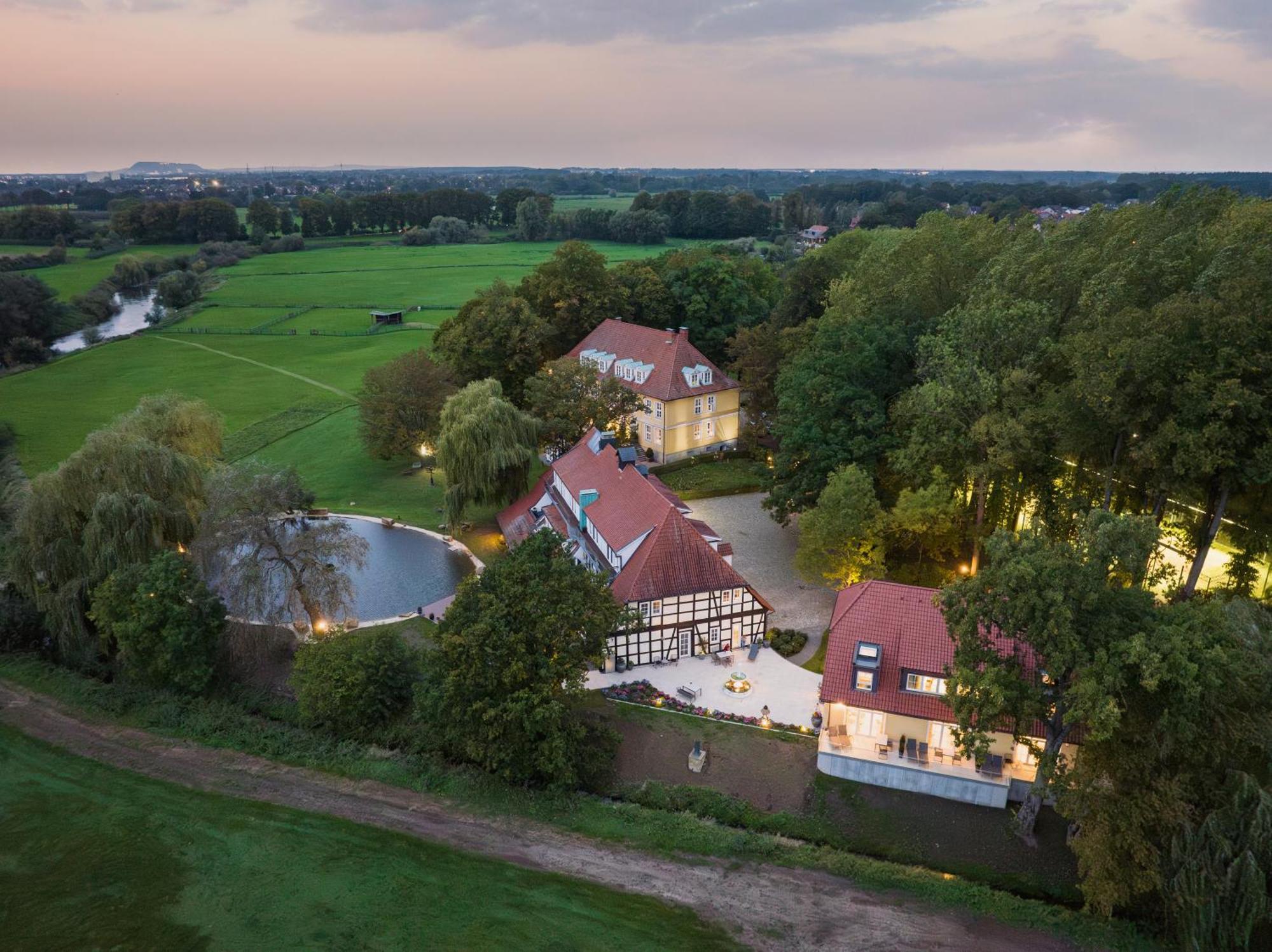 Schlossresidenz - Boutique Apartments & Hotel Suiten Schloss Ricklingen Экстерьер фото